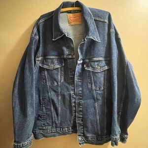 NWOT Levi’s Wrangler Dark Wash Jean Jacket